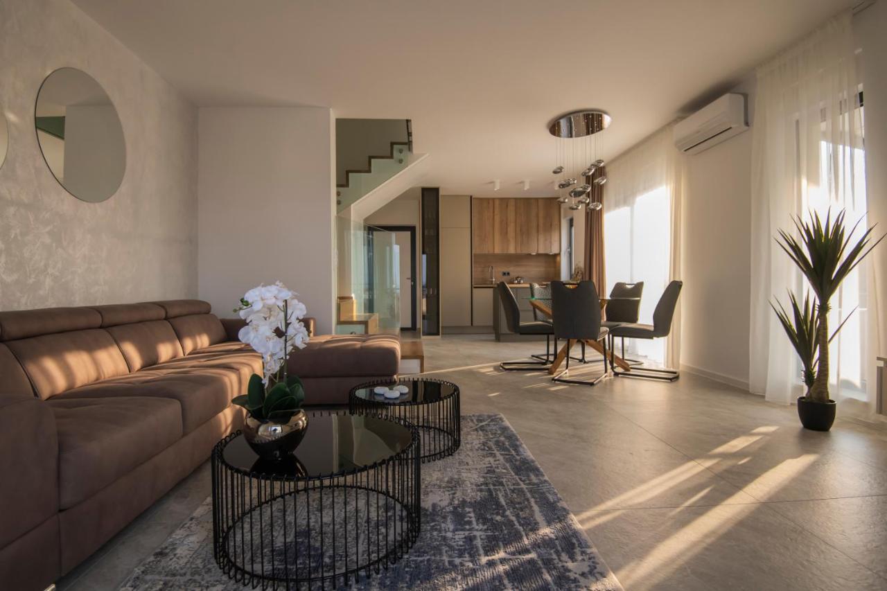 מורטר Villa Magna Luxury Apartments מראה חיצוני תמונה