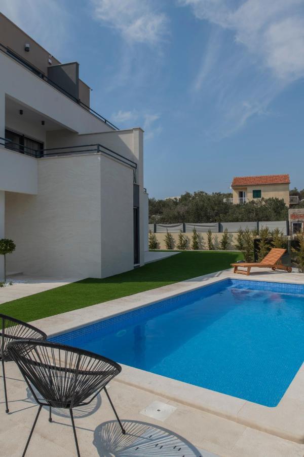 מורטר Villa Magna Luxury Apartments מראה חיצוני תמונה
