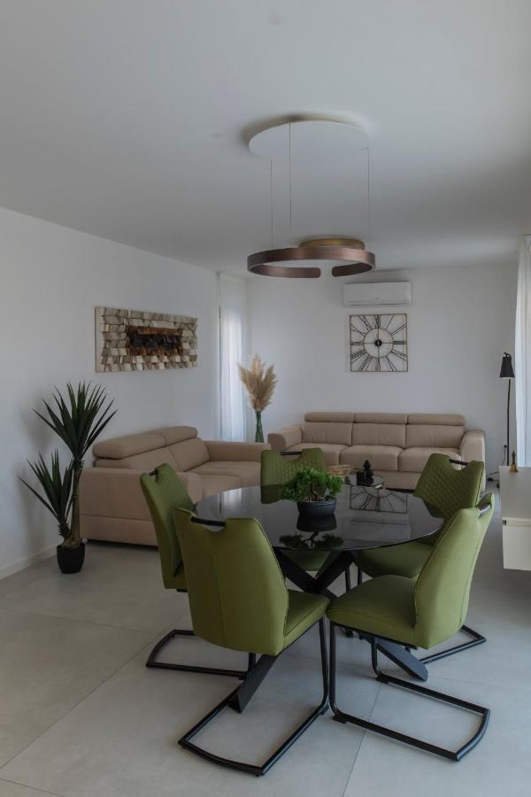 מורטר Villa Magna Luxury Apartments מראה חיצוני תמונה